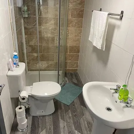 Modern And Cosy In Leeds England *